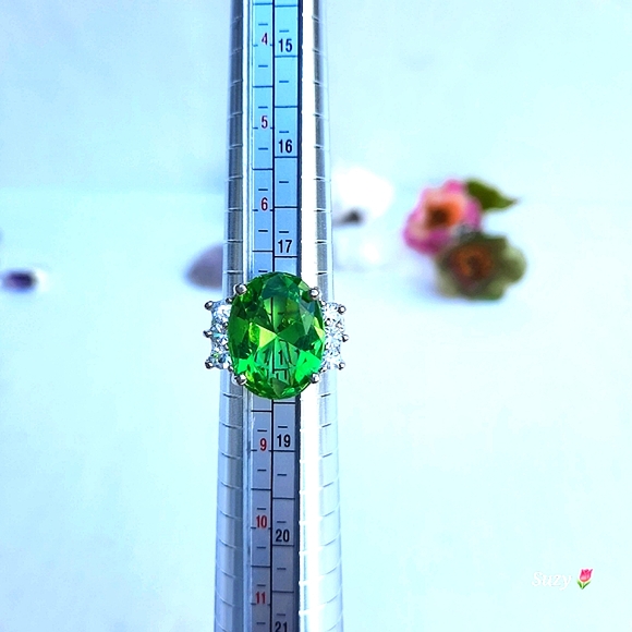 Cocktail Ring, Oval Peridot Green, 925 Silver Stamped 925 - Picture 5 of 7